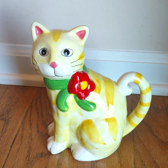 Yellow and White Sitting Cat Pitcher - Picture 1 of 6